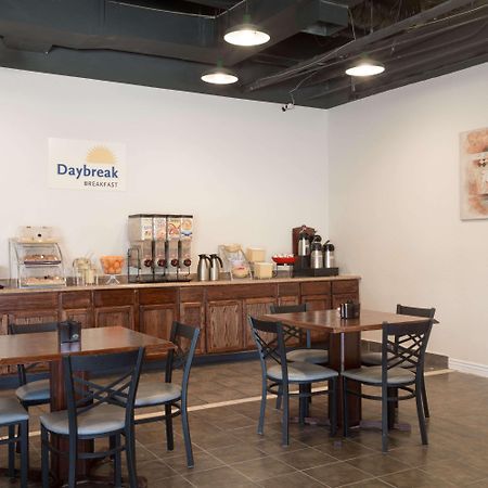 Days Hotel By Wyndham Peoria Glendale Area Екстер'єр фото