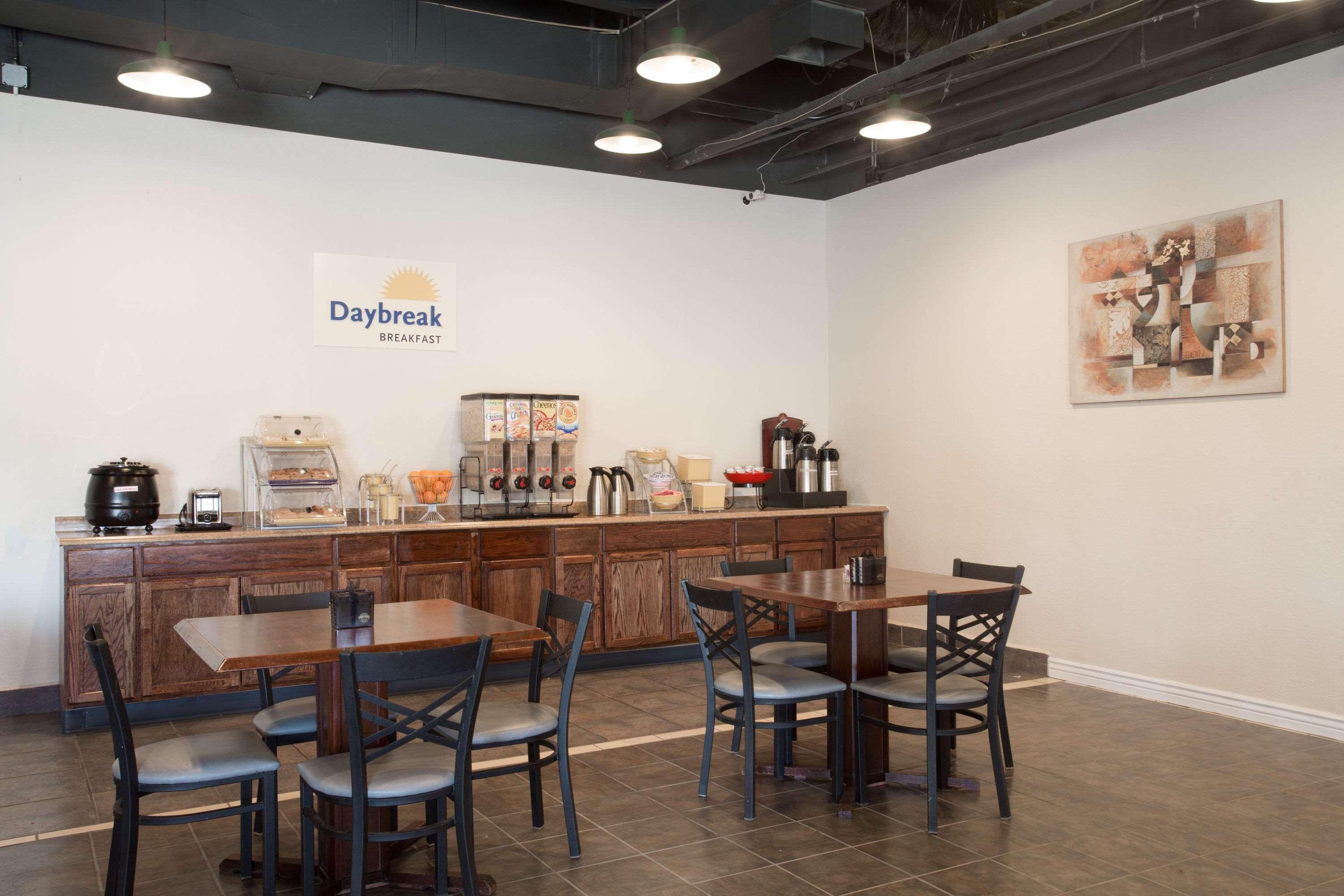 Days Hotel By Wyndham Peoria Glendale Area Екстер'єр фото