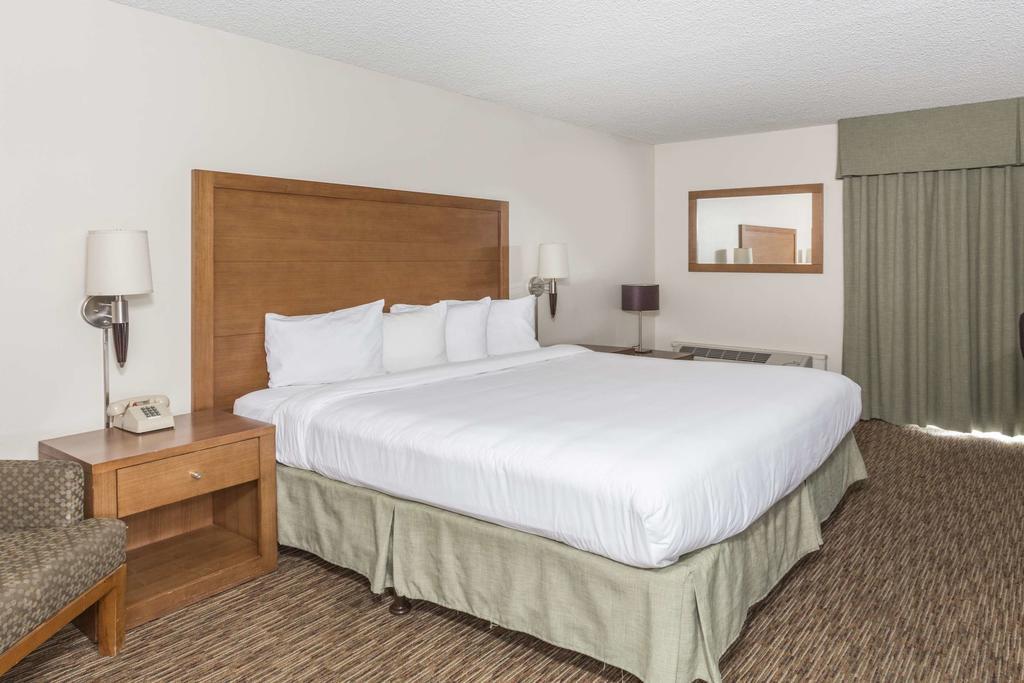 Days Hotel By Wyndham Peoria Glendale Area Екстер'єр фото